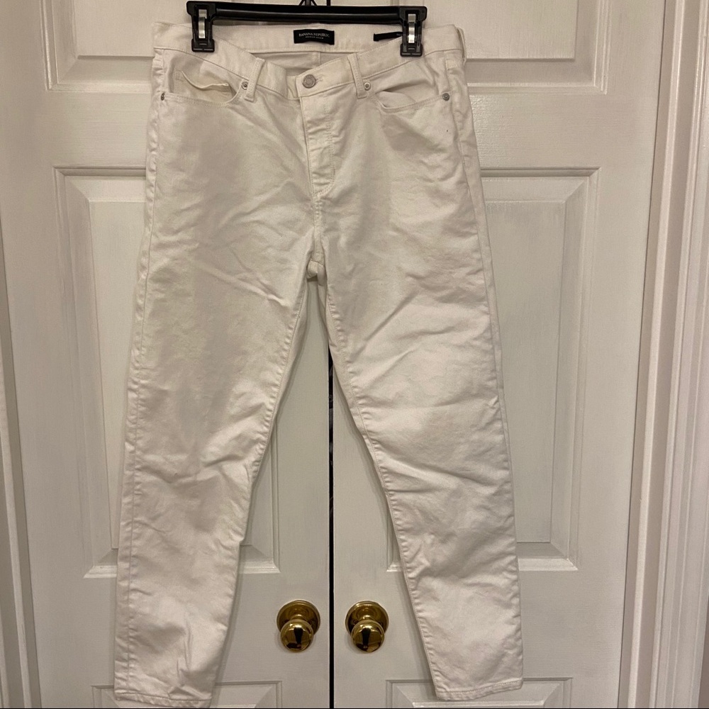 Banana Republic Skinny 30 White Ankle Jeans.    56